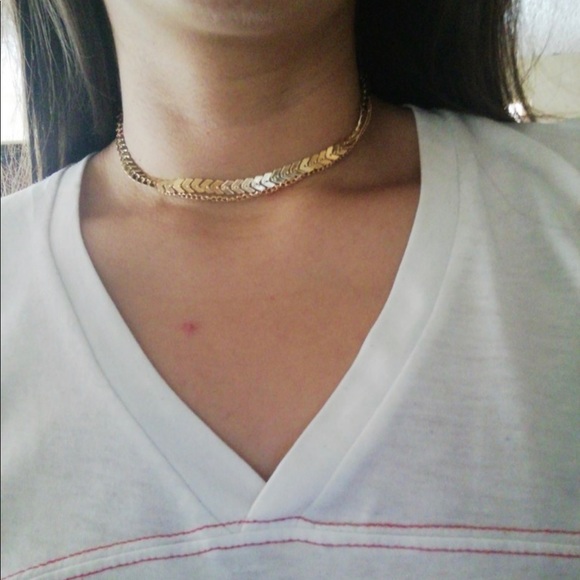 ⭐️ Gorgeous gold choker necklace - Picture 5 of 7